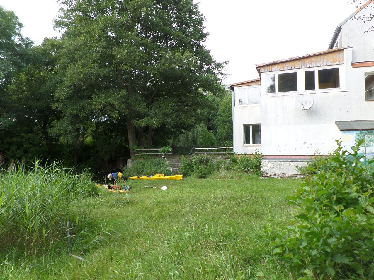 Het leegstaande huis dat een 'Kinderheim'bleek te zijn bij Untermühle.
