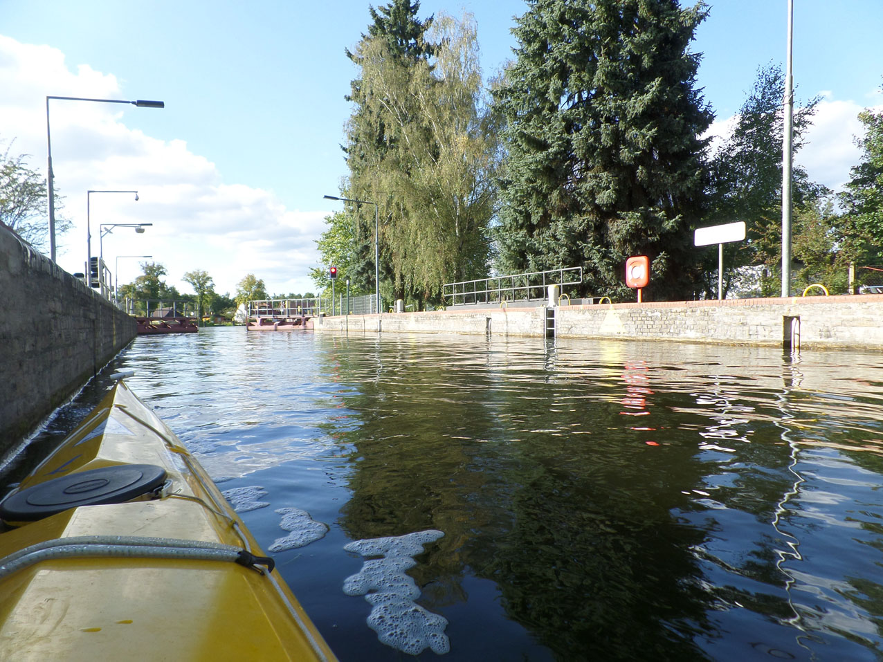 Na het volstromen van de sluiskolk